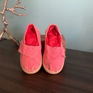 TOMS Kids pink canvas